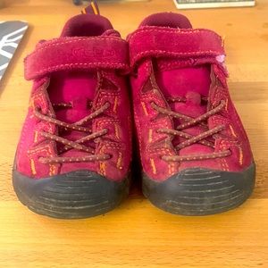 Girls keen hiking sandals